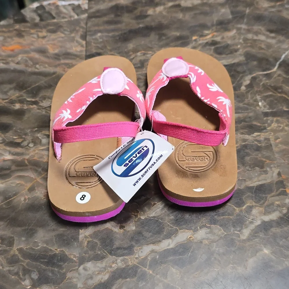 Pink Palm Tree Flip‎ flops  Size 8